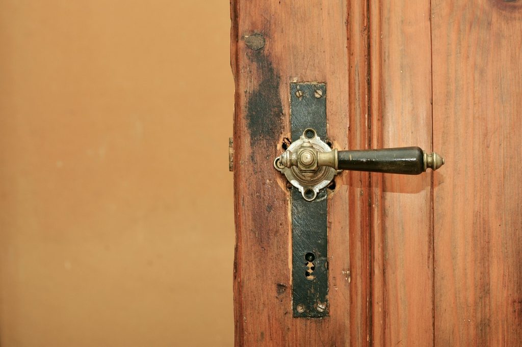 wooden door, door handle, door knob, old, antique, wood, door, handle, to graduate, metal, jack, entrance, move, door lock, door handle, door handle, door knob, door knob, door knob, door knob, door knob, door, door lock, door lock