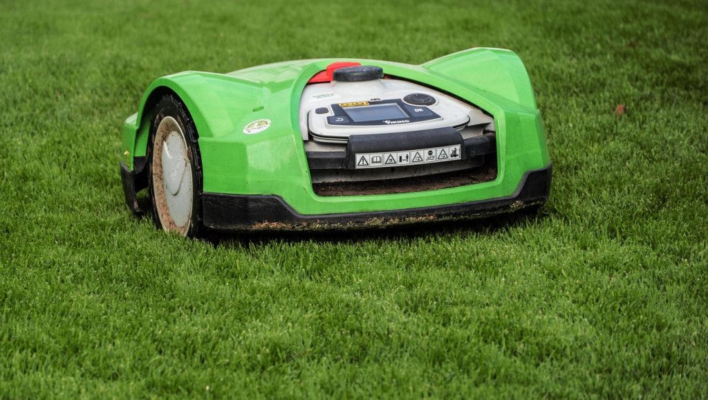 lawn mower, lawn, robotic lawnmower, green, mow, robot, nature, automatically, service robot, lawn robot, autonomous, grass, smart home, smart garden, vehicle, garden, green area, maintenance, maintained, rich green, tools, work easier, electric, ornamental lawn, english lawn, perfect, powerful, at work, technology, to cut, gardening, tool