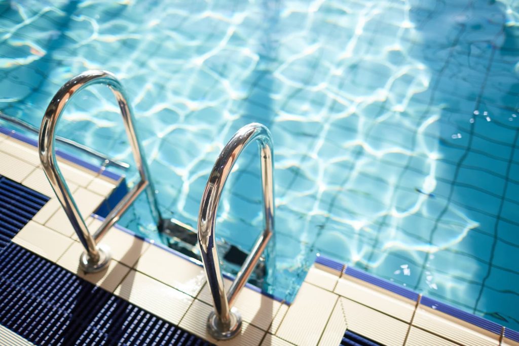 Poolweb